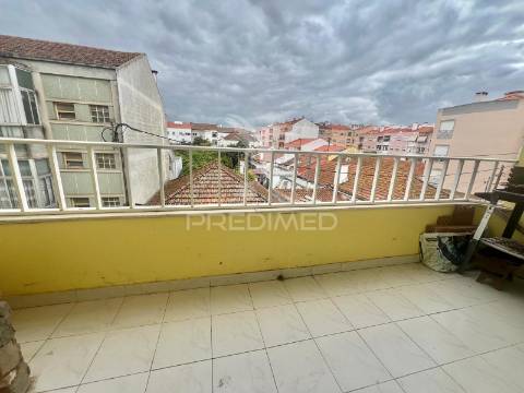 Apartamento t2 com arrecadação - centro pinhal novo
