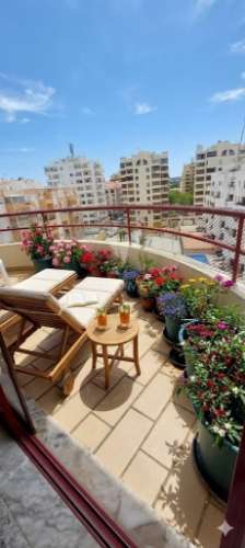 Quarteira - apartamento com terraço próximo da praia