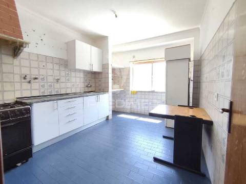 Apartamento t2,verderena,barreiro.