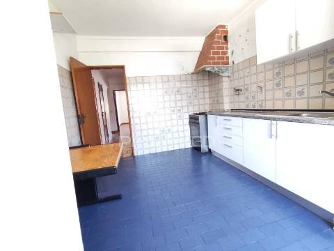 Apartamento t2,verderena,barreiro.