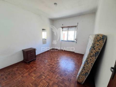 Apartamento t2,verderena,barreiro.