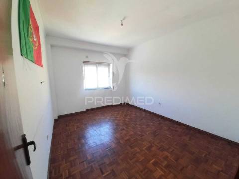 Apartamento t2,verderena,barreiro.