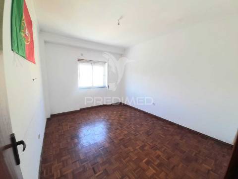 Apartamento t2,verderena,barreiro.
