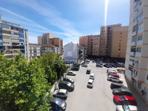 Apartamento t2,verderena,barreiro.
