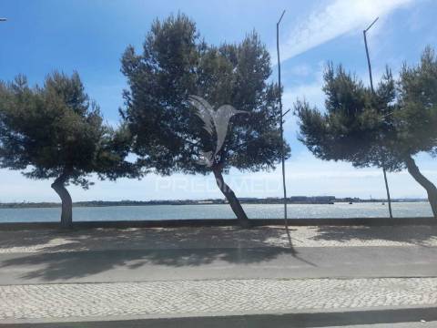 Apartamento t2,verderena,barreiro.
