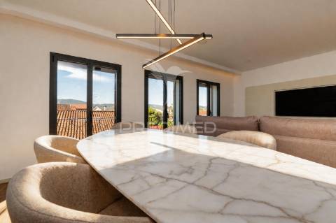 Apartamento t2 novo para arrendamento mobilado e equipado
