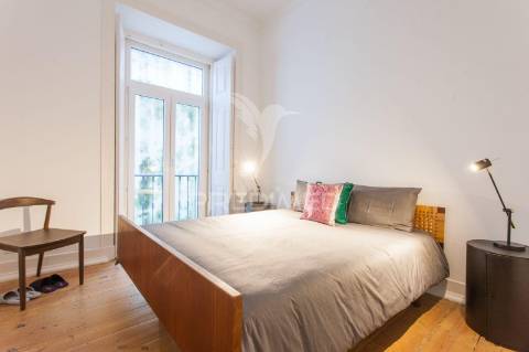T2 renovado e mobilado, para arrendar no bairro alto