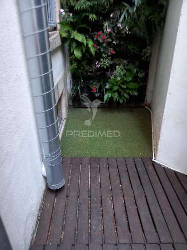 T2 renovado e mobilado, para arrendar no bairro alto