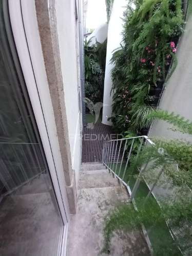 T2 renovado e mobilado, para arrendar no bairro alto