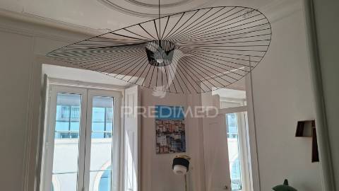 T2 renovado e mobilado, para arrendar no bairro alto