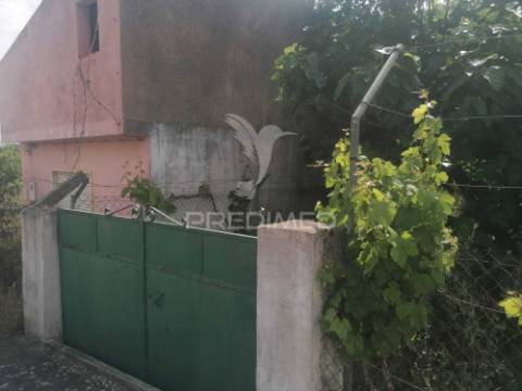 Terreno urbano em alverca
