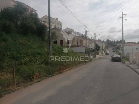 Terreno urbano em alverca