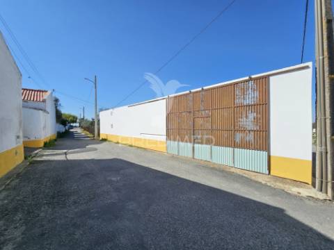 Espaço de arrumos com potencial em casével, castro verde