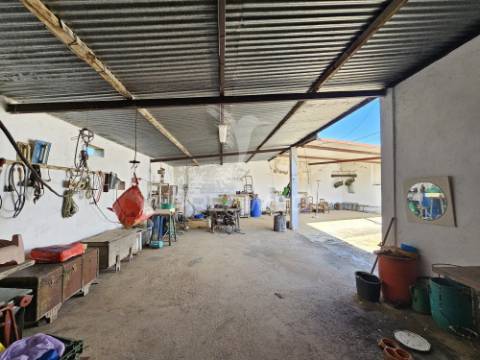 Espaço de arrumos com potencial em casével, castro verde