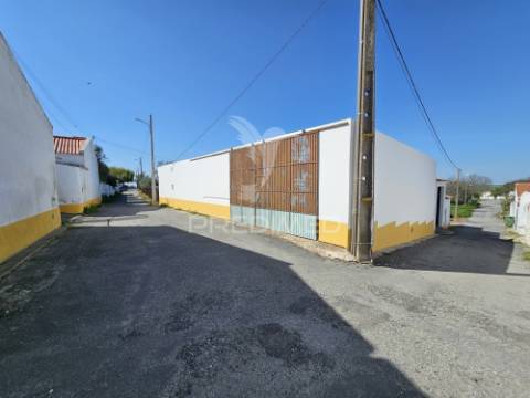 Espaço de arrumos com potencial em casével, castro verde