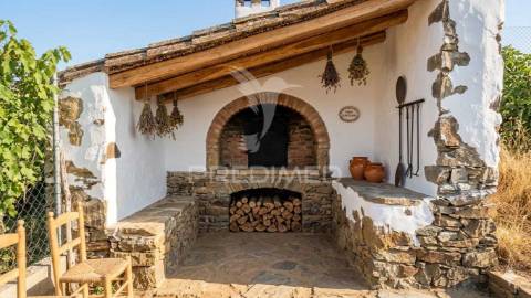 Casa térrea para recuperação total. com quintal