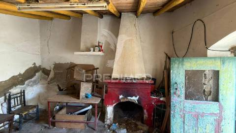 Casa térrea para recuperação total. com quintal