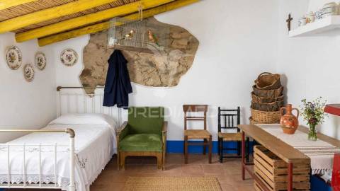 Casa térrea para recuperação total. com quintal
