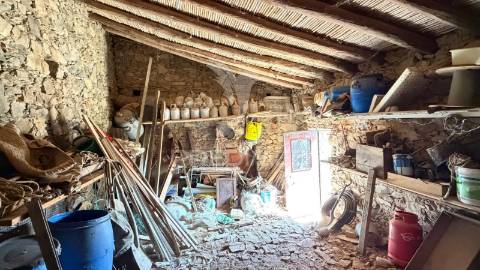 Casa térrea para recuperação total. com quintal