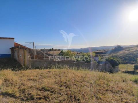 Casa térrea para recuperação total. com quintal