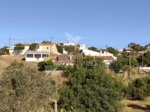 Casa térrea para recuperação total. com quintal