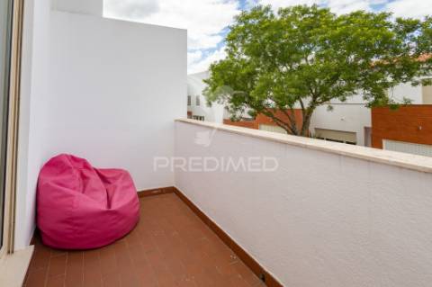 Moradia unifamiliar t3 com quintal e garagem - évora