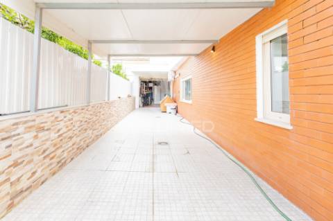 Moradia unifamiliar t3 com quintal e garagem - évora