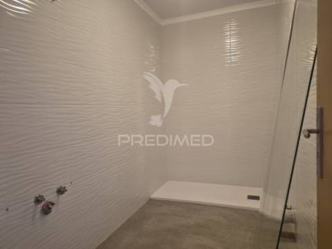 Vende se apartamento t2 com estacionamento | alta de  lisboa 329.500€