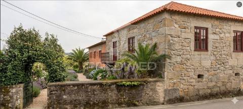 Quinta com moradia para restauro em s. mamede do coronado