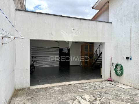 Moradia v4 remodelada em fátima