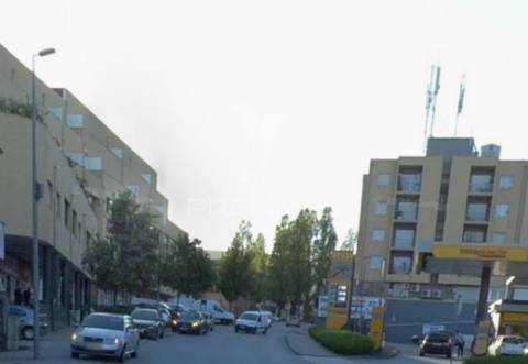 Armazém/garagem com "120 m2" no centro das caldas das taipas.