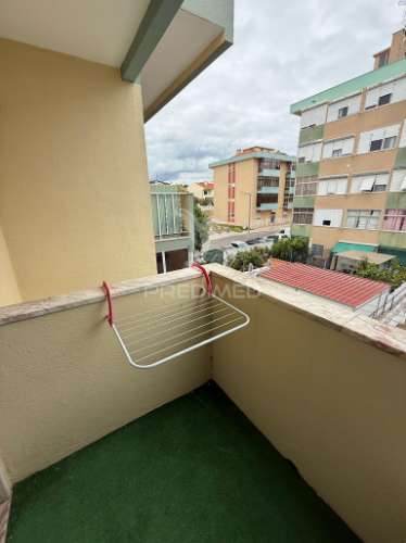 Viver com conforto às portas de lisboa – t2 em forte da casa