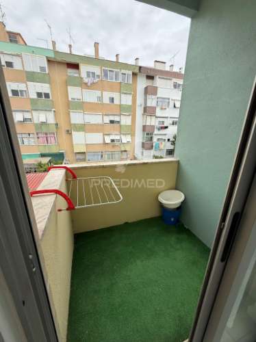 Viver com conforto às portas de lisboa – t2 em forte da casa