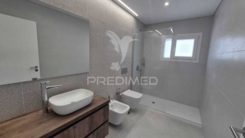 Excelente moradia t3+1 com area exterior.