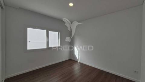 Excelente moradia t3+1 com area exterior.