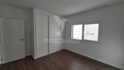 Excelente moradia t3+1 com area exterior.