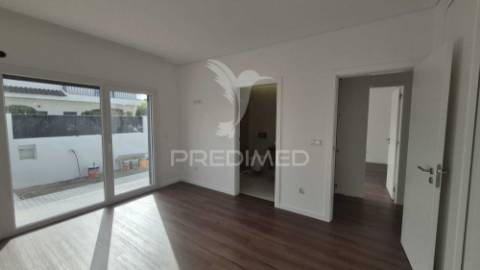 Excelente moradia t3+1 com area exterior.