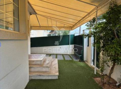 Moradia t4 com piscina em cascais – estoril