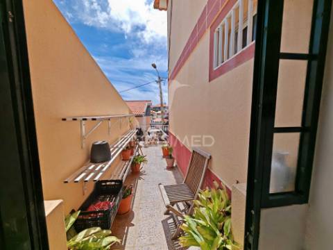 Moradia t3 com excelente localização situada no caniçal