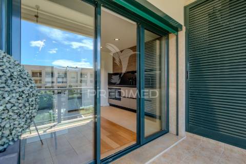 Apartamento t3 para venda i condomínio villa restelo, com jardim e piscina no restelo/belém