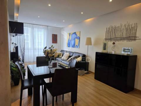 T3 na portela pronto a habitar com garagem, elevador e excelente localização