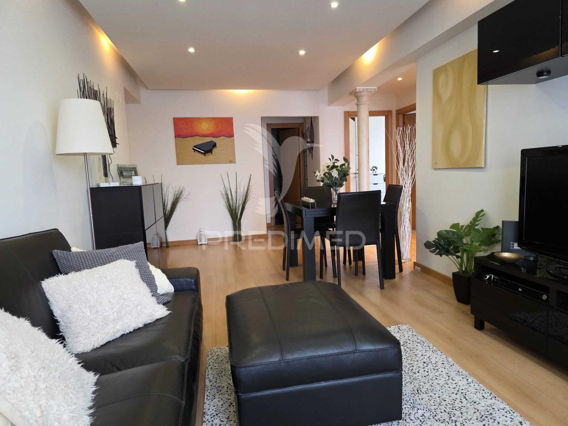 T3 na portela pronto a habitar com garagem, elevador e excelente localização