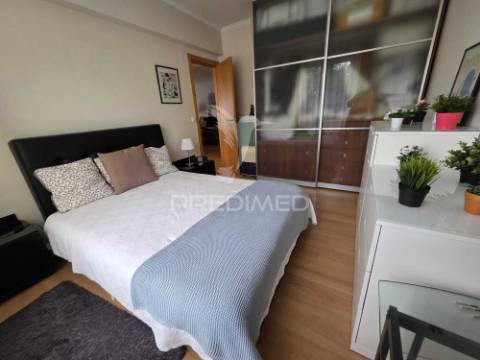 T3 na portela pronto a habitar com garagem, elevador e excelente localização