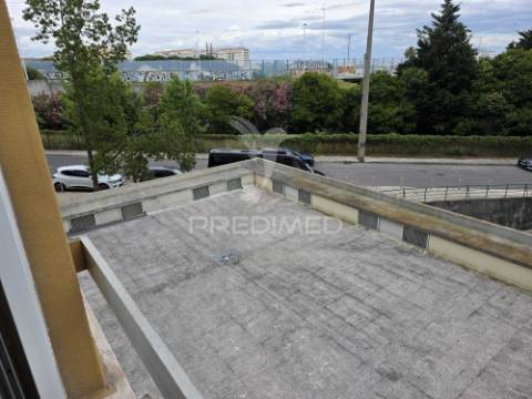 T3 na portela pronto a habitar com garagem, elevador e excelente localização