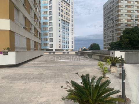 T3 na portela pronto a habitar com garagem, elevador e excelente localização