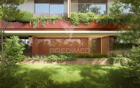Apartamento t3 de luxo com 3 suites, varanda, 2 estacionamentos e arrumo