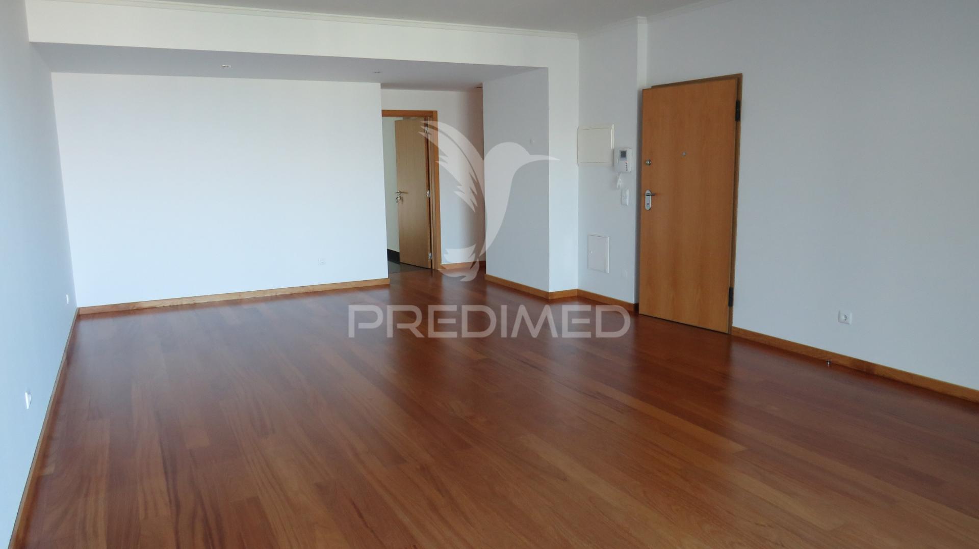 Apartamento t3+1 de luxo nos piornais
