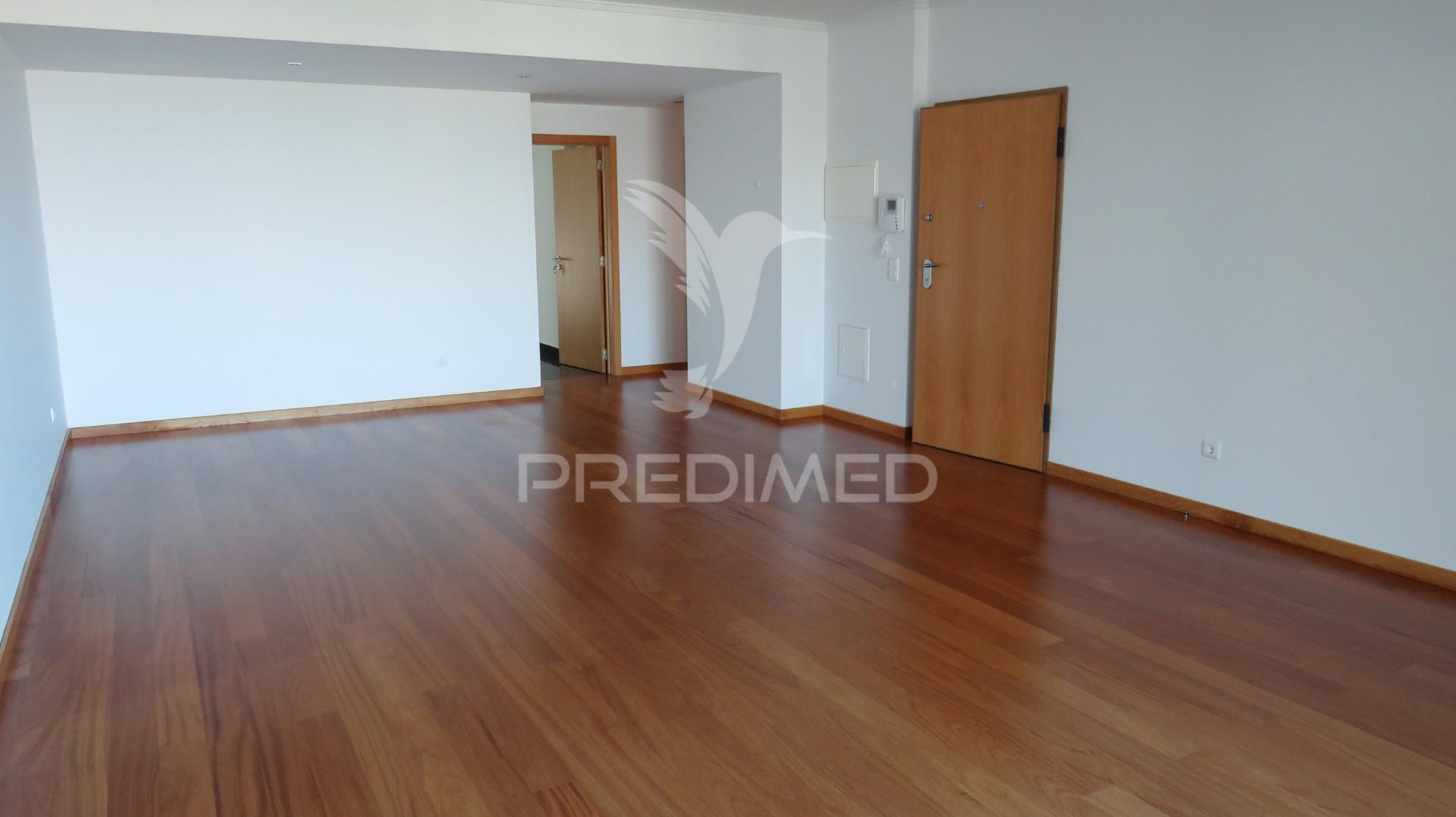 Apartamento t3+1 de luxo nos piornais