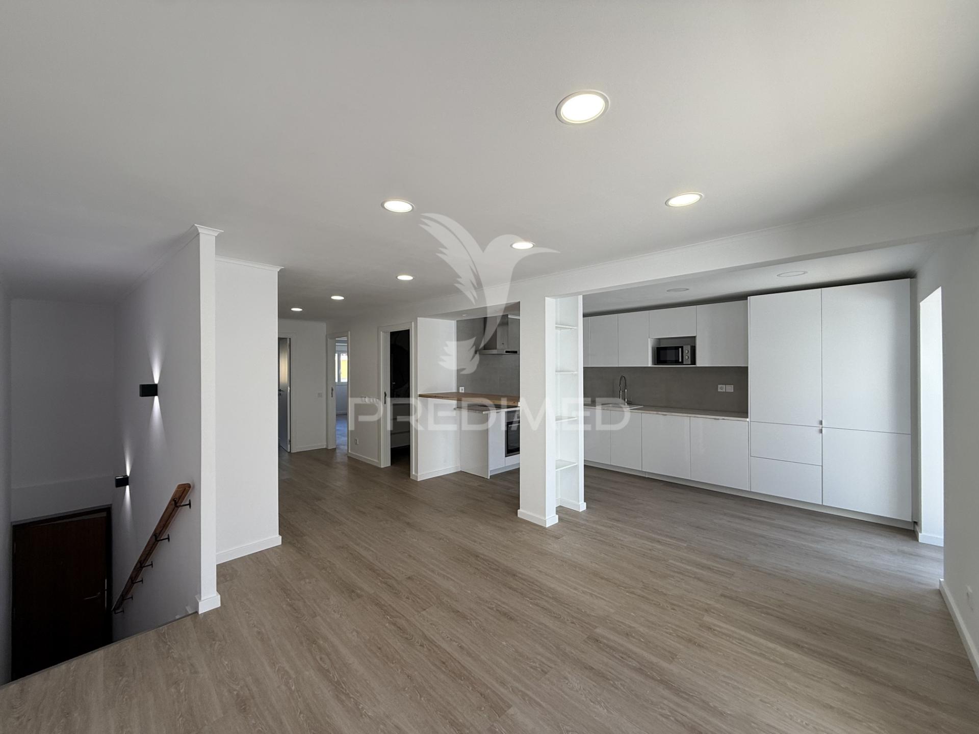 Apartamento t2 remodelado no centro de santarém