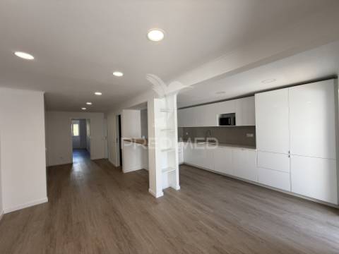 Apartamento t2 remodelado no centro de santarém